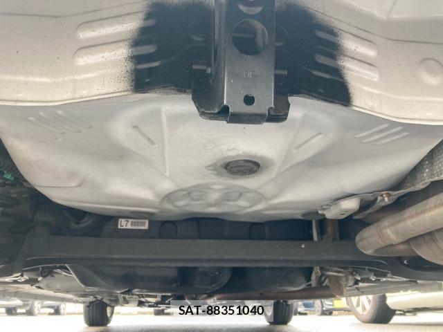 Toyota SPADE 2013-10 7789380-7
