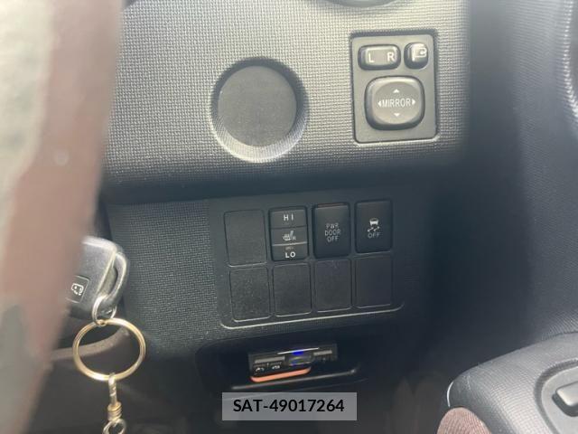 Toyota SPADE 2013-09 7789383-10