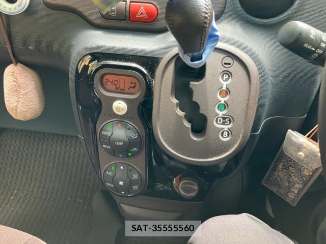 Toyota SPADE 2012-10 7789381-18