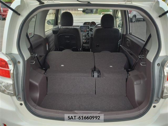 Toyota SPADE 2015-08 7789384-11