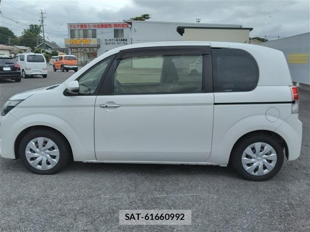 Toyota SPADE 2015-08 7789384-7