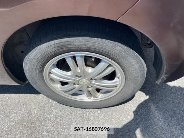 Toyota SPADE 2013-08 7789378-11
