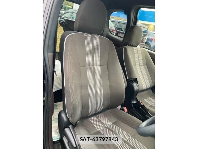 Toyota SPADE 2017-12 7879595-15