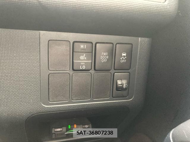 Toyota SPADE 2013-12 7879598-15