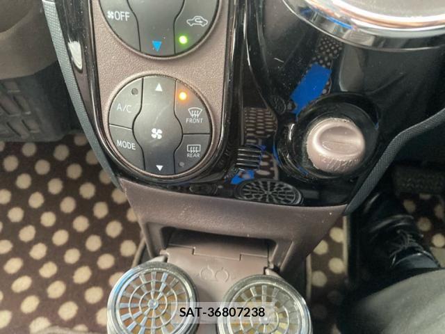 Toyota SPADE 2013-12 7879598-18
