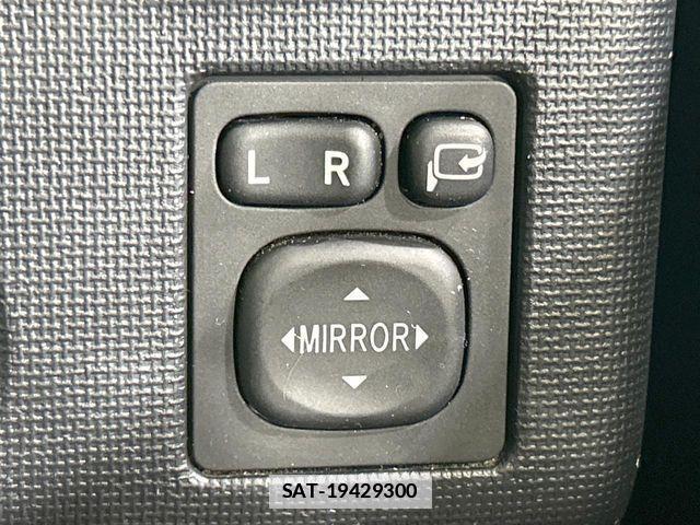 Toyota SPADE 2013-10 7981098-5