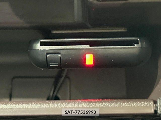 Toyota SPADE 2016-10 8038420-5