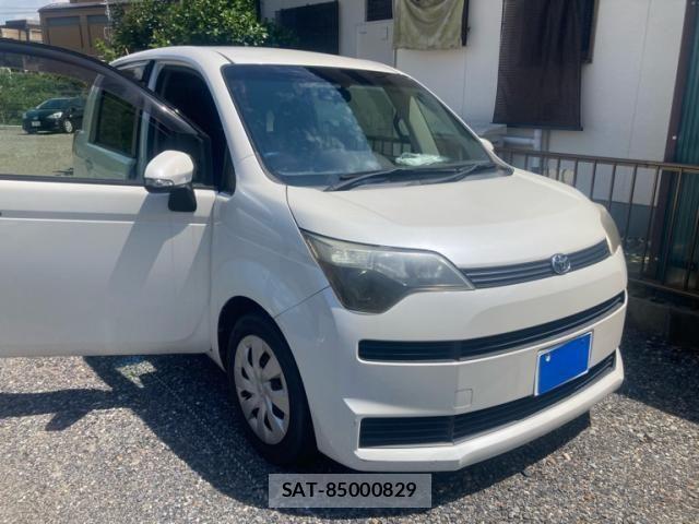 Toyota SPADE 2013-08 8038422-0