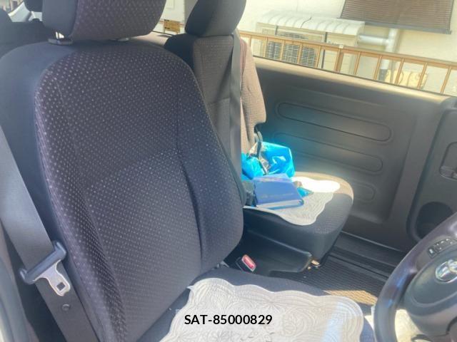 Toyota SPADE 2013-08 8038422-12