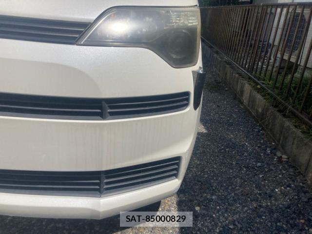 Toyota SPADE 2013-08 8038422-17