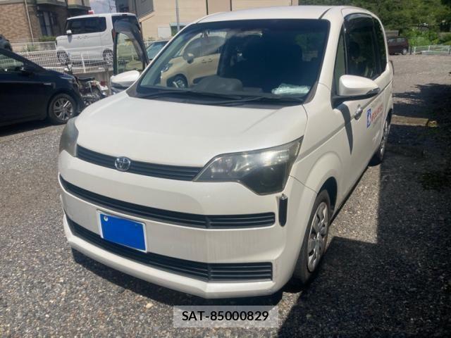 Toyota SPADE 2013-08 8038422-1