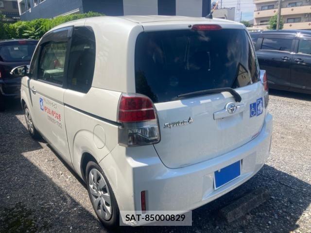 Toyota SPADE 2013-08 8038422-2
