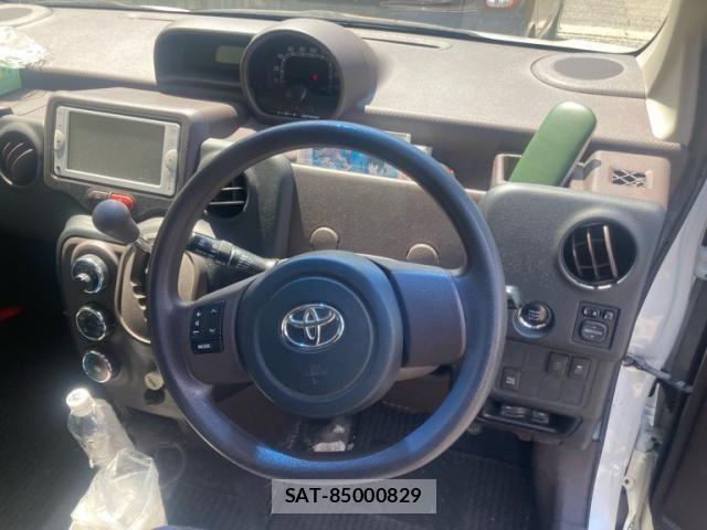 Toyota SPADE 2013-08 8038422-8