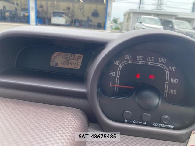 Toyota SPADE 2013-09 8038423-13
