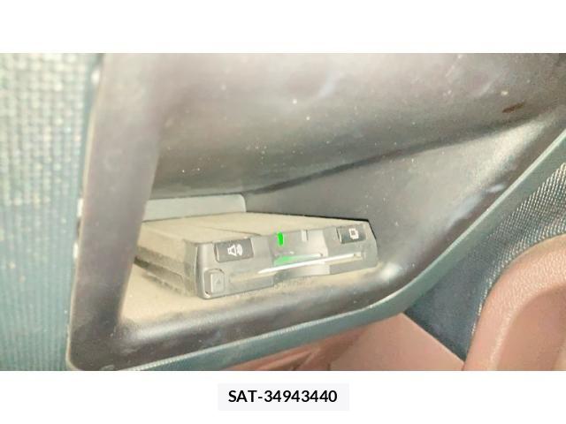 Toyota SPADE 2013-08 8075688-18