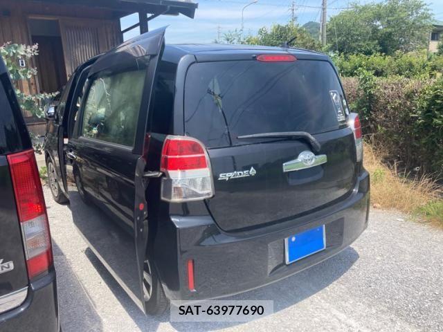 Toyota SPADE 2015-07 8102009-2