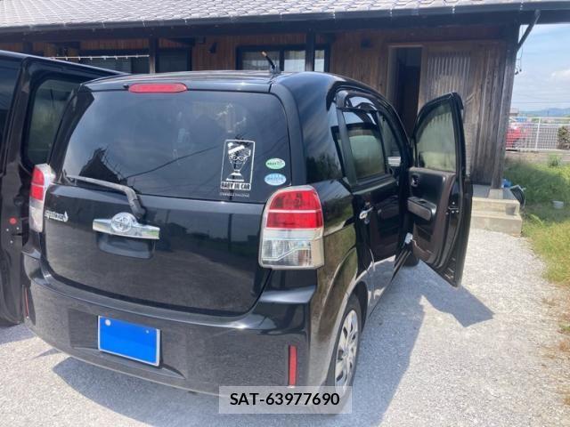Toyota SPADE 2015-07 8102009-3