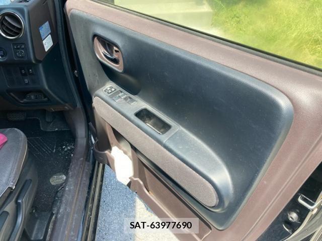 Toyota SPADE 2015-07 8102009-7