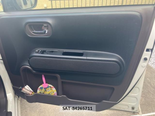 Toyota SPADE 2016-10 8102005-9