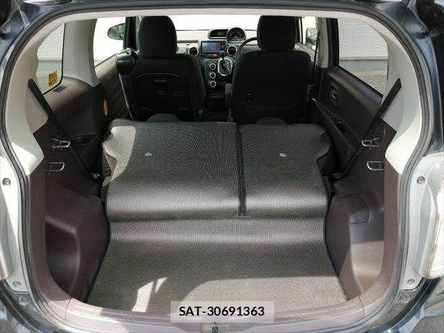Toyota SPADE 2015-03 8102006-9
