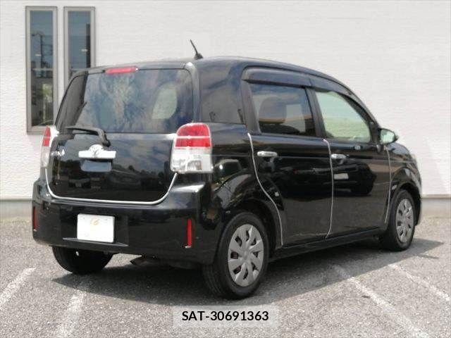 Toyota SPADE 2015-03 8102006-16