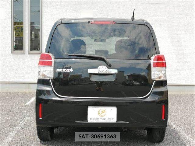 Toyota SPADE 2015-03 8102006-17