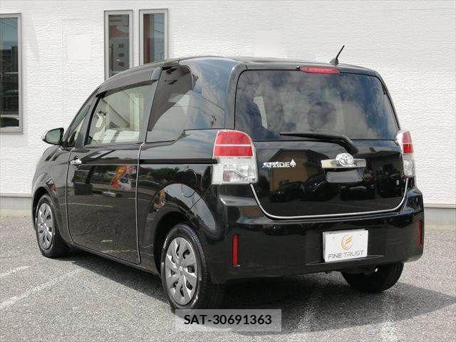 Toyota SPADE 2015-03 8102006-18