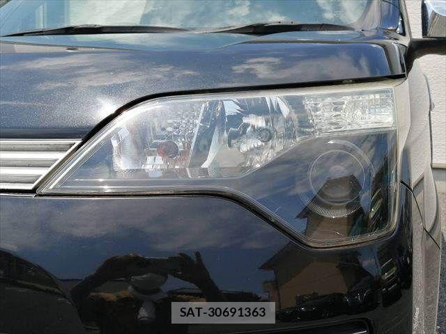 Toyota SPADE 2015-03 8102006-20