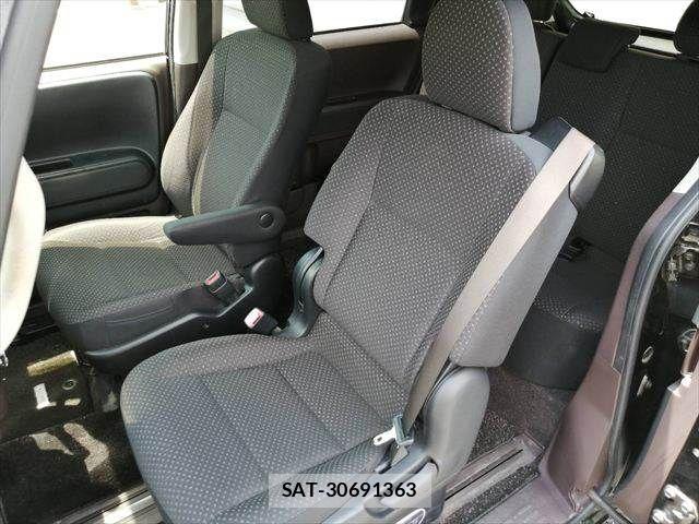 Toyota SPADE 2015-03 8102006-29