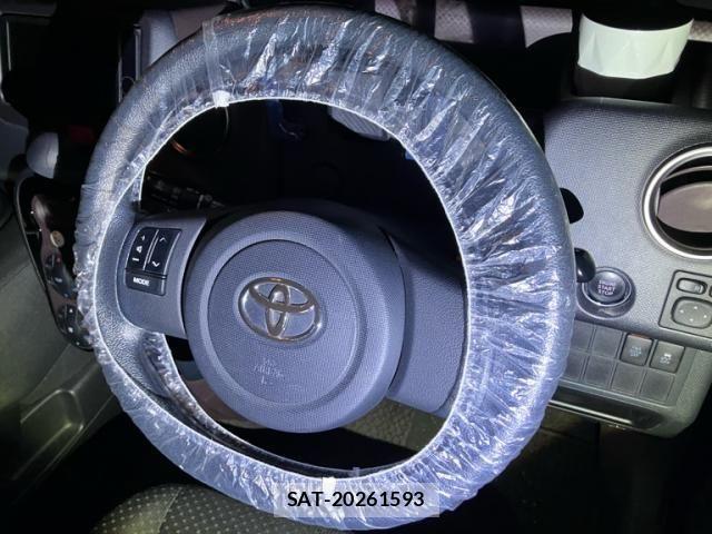 Toyota SPADE 2014-05 8102008-13