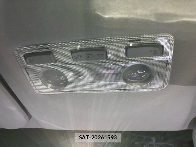Toyota SPADE 2014-05 8102008-19