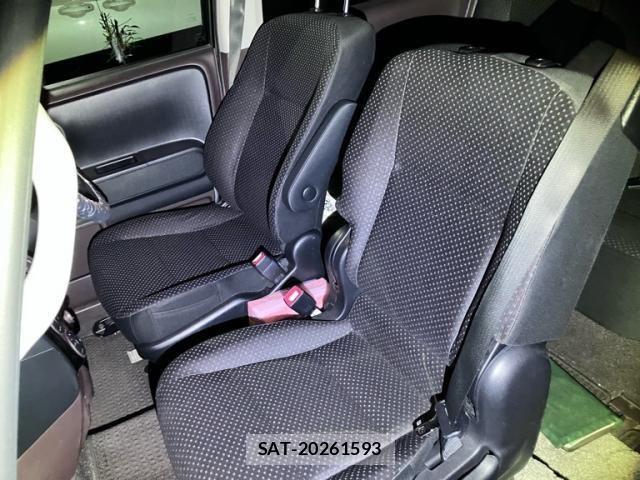 Toyota SPADE 2014-05 8102008-20