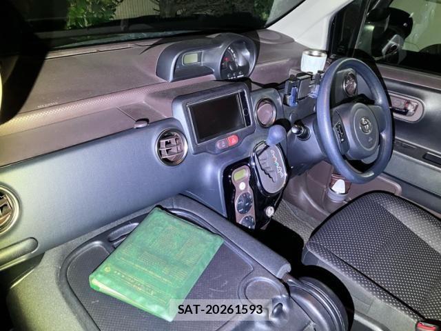Toyota SPADE 2014-05 8102008-23