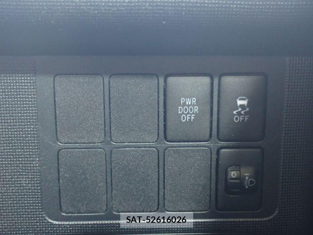 Toyota SPADE 2013-03 8159269-16