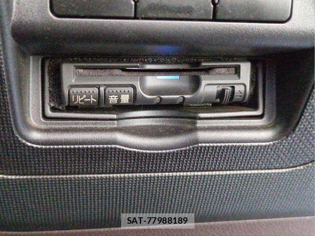 Toyota SPADE 2016-11 8210384-14
