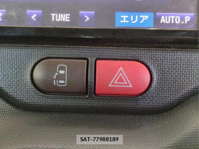Toyota SPADE 2016-11 8210384-15