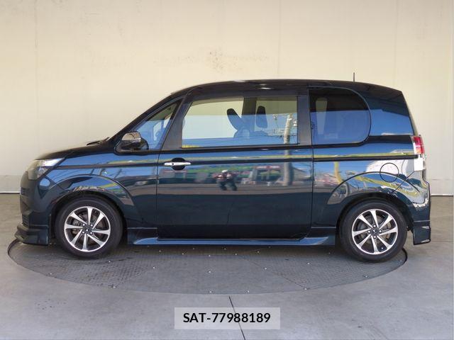 Toyota SPADE 2016-11 8210384-21