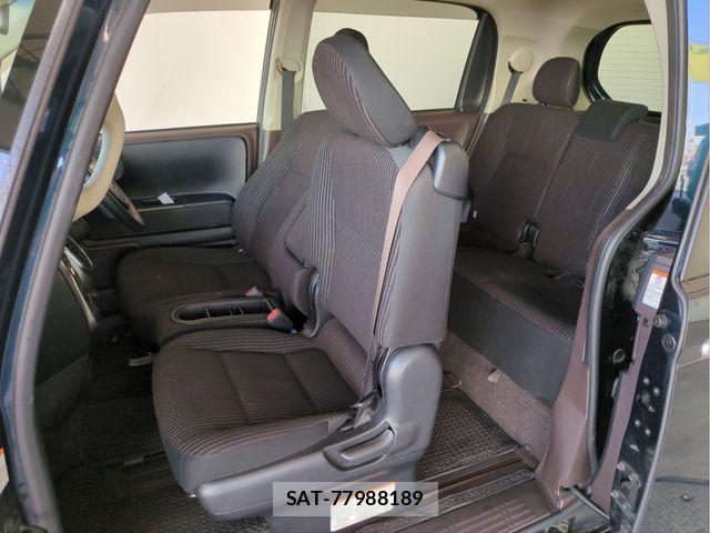 Toyota SPADE 2016-11 8210384-3