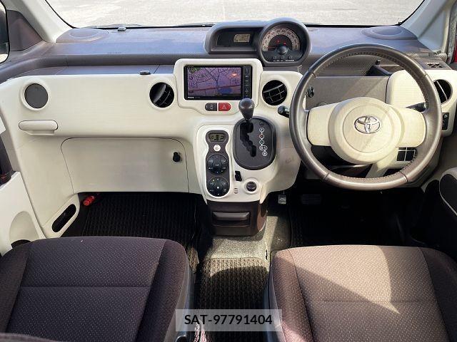 Toyota SPADE 2012-09 8210385-1