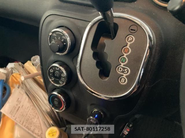 Toyota SPADE 2015-02 8231858-12