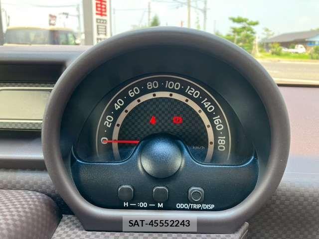 Toyota SPADE 2015-10 8231854-7