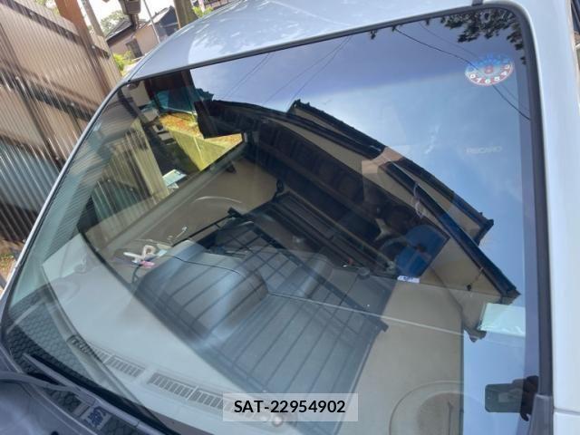 Toyota SPADE 2012-10 8231856-10