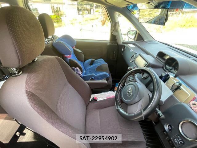 Toyota SPADE 2012-10 8231856-16