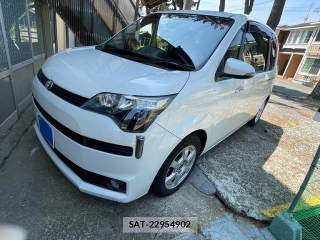 Toyota SPADE 2012-10 8231856-1