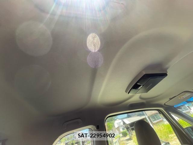 Toyota SPADE 2012-10 8231856-19