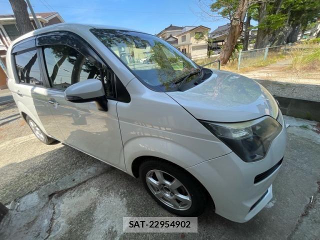 Toyota SPADE 2012-10 8231856-3