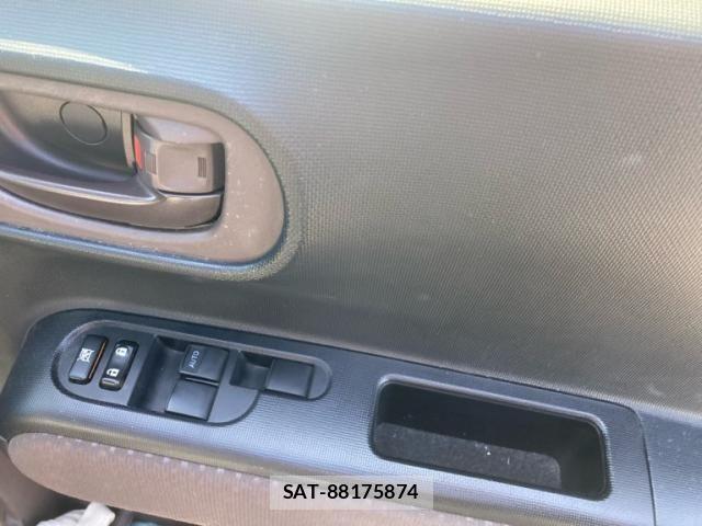 Toyota SPADE 2012-09 8231862-9