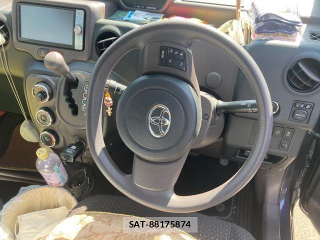 Toyota SPADE 2012-09 8231862-11