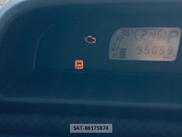 Toyota SPADE 2012-09 8231862-18
