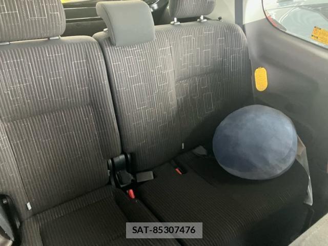 Toyota SPADE 2013-11 8231860-18